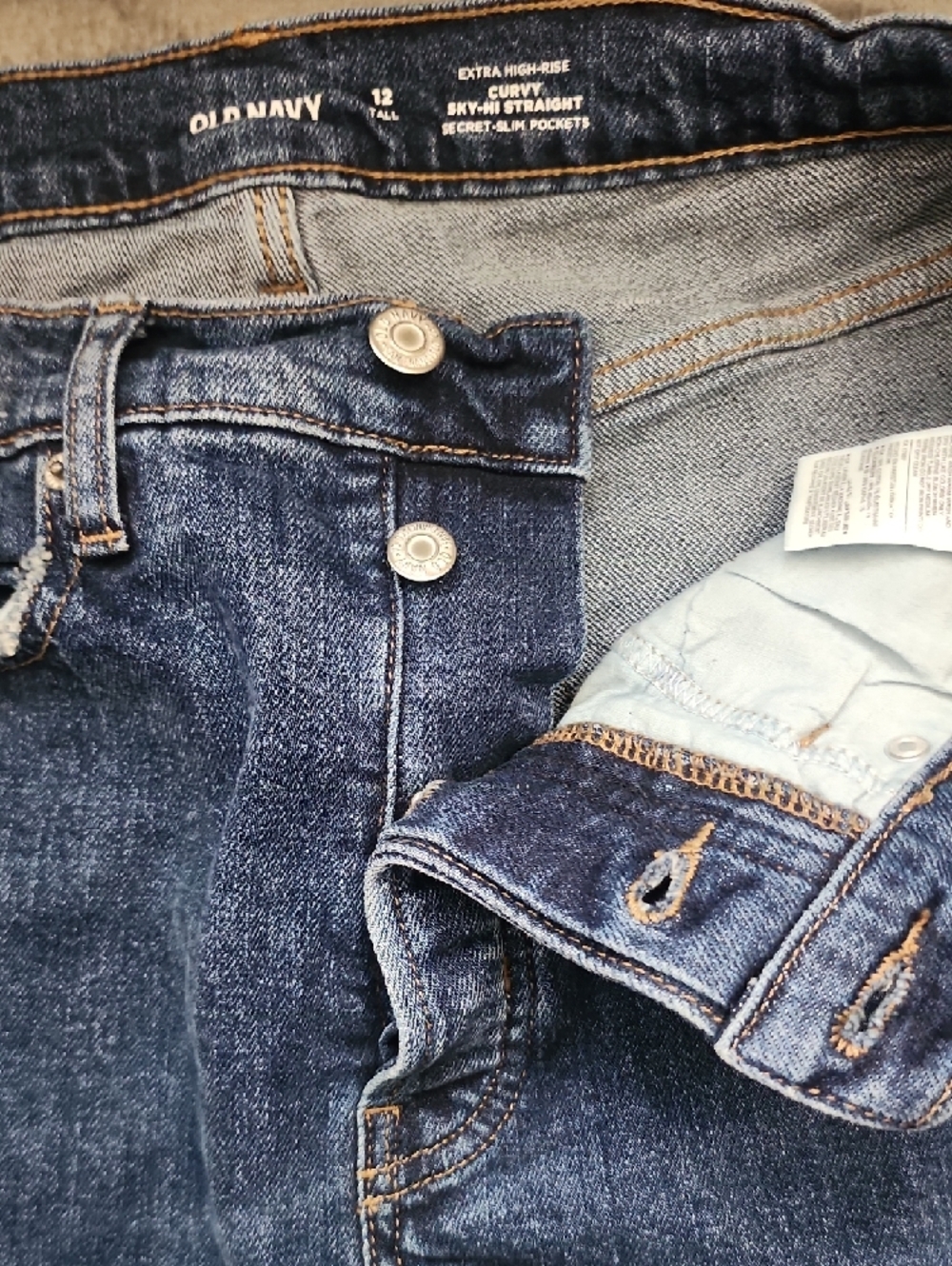 Old Navy 12 Tall Extra High-Rise Curvy Sky-Hi Straight Jeans - Picture 6 of 11
